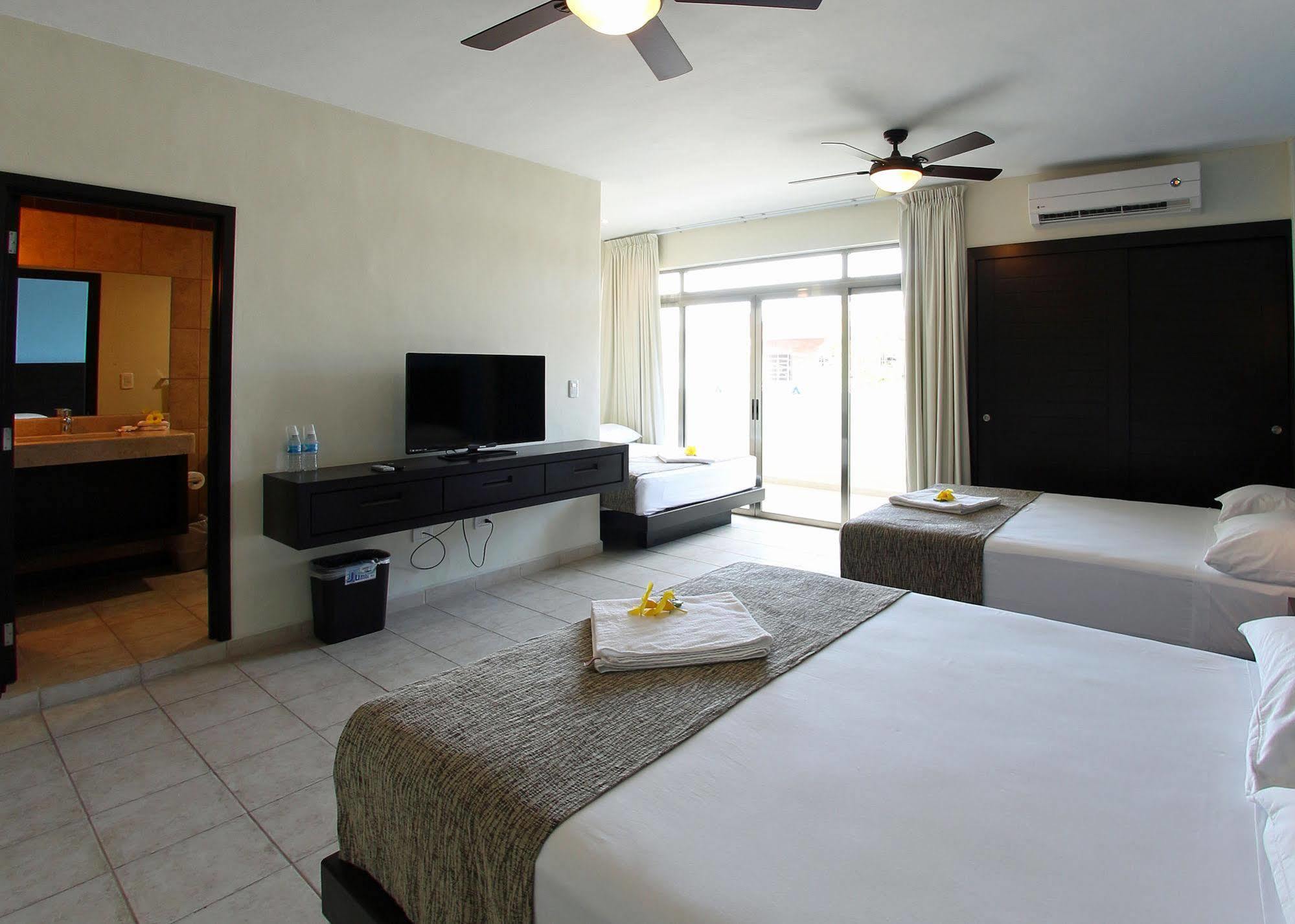 Angelo'S Hotel Playa del Carmen Bagian luar foto